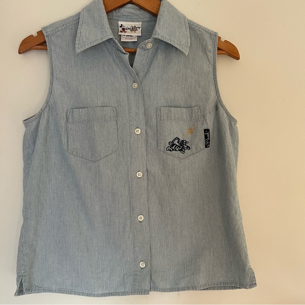 Walt Disney World Winnie the Pooh Button Down Tank Size Medium